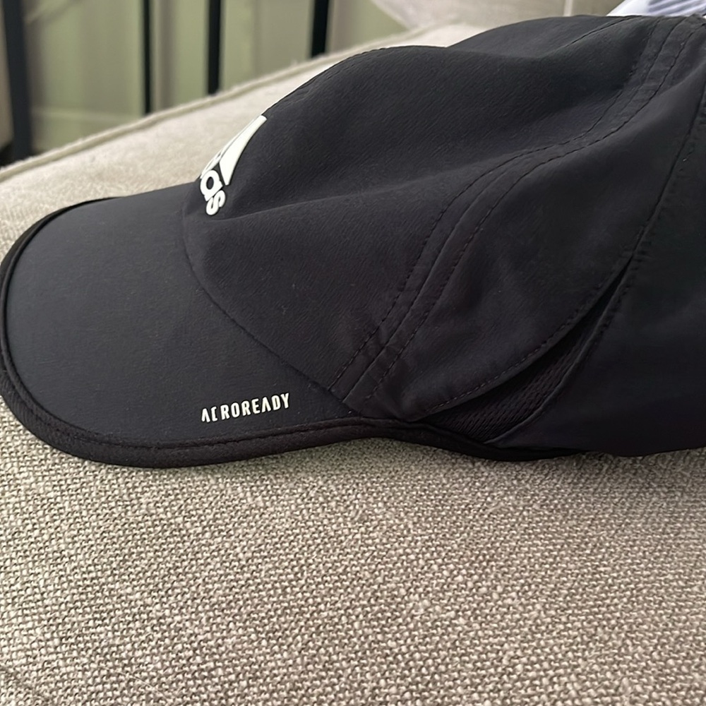 Black adidas hat - Picture 2 of 3